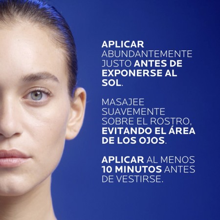 Modo de aplicación del protector solar facial anti-manchas con color La Roche-Posay Anthelios Pigment Correct