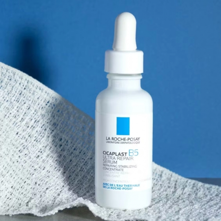 Frasco de La Roche-Posay Cicaplast B5 sérum intensivo para reparar la barrera cutánea