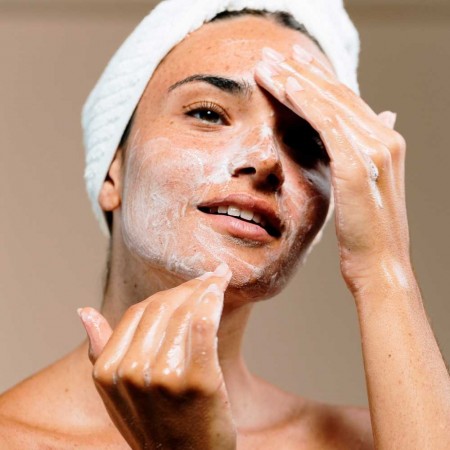 AOK LABS PACK DE RUTINA INICIATE: JABON DE ORO NEGRO 100G + MANTEKA KARITÉ ORO AFRICANO 50 ML