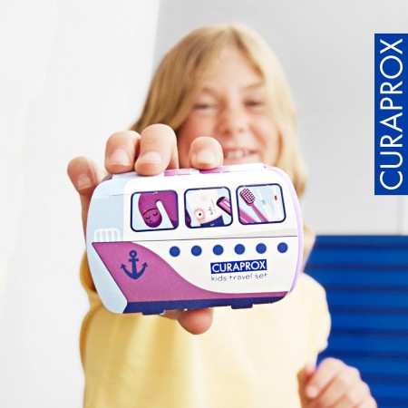 CURAPROX KIT DENTAL INFANTIL 4-12 AÑOS: CEPILLO + PASTA + INTERDENTAL COLORES