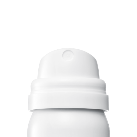 Detalle del cabezal difusor de pulverización fina e invisible de La Roche-Posay Anthelios Bruma Facial