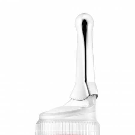 Detalle del cabezal aplicador de masaje metálico ergonómico para el cuero cabelludo Vichy Dercos